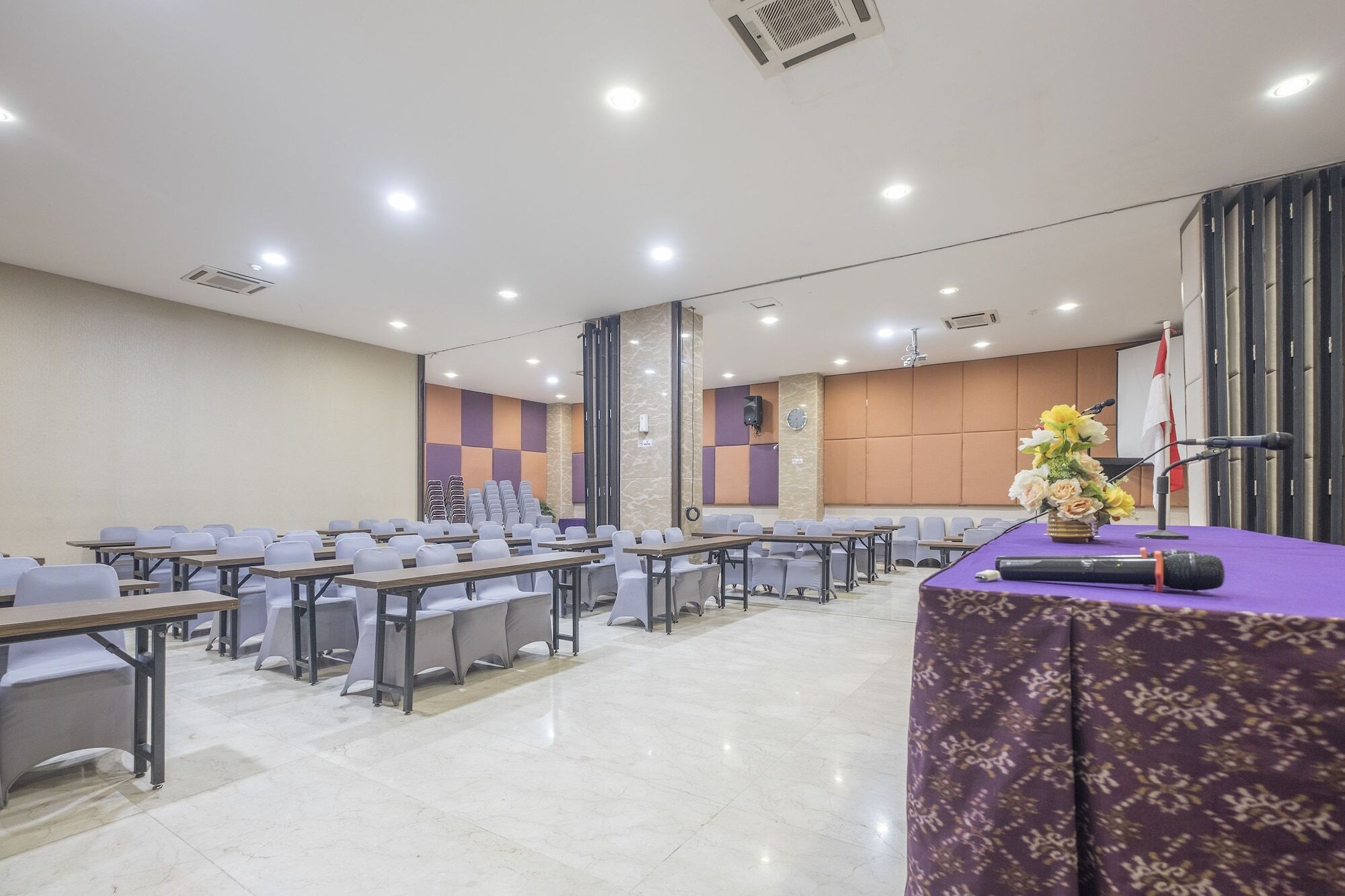 Vaccinated Staff - Capital O 454 Raising Hotel ماكاسار المظهر الخارجي الصورة